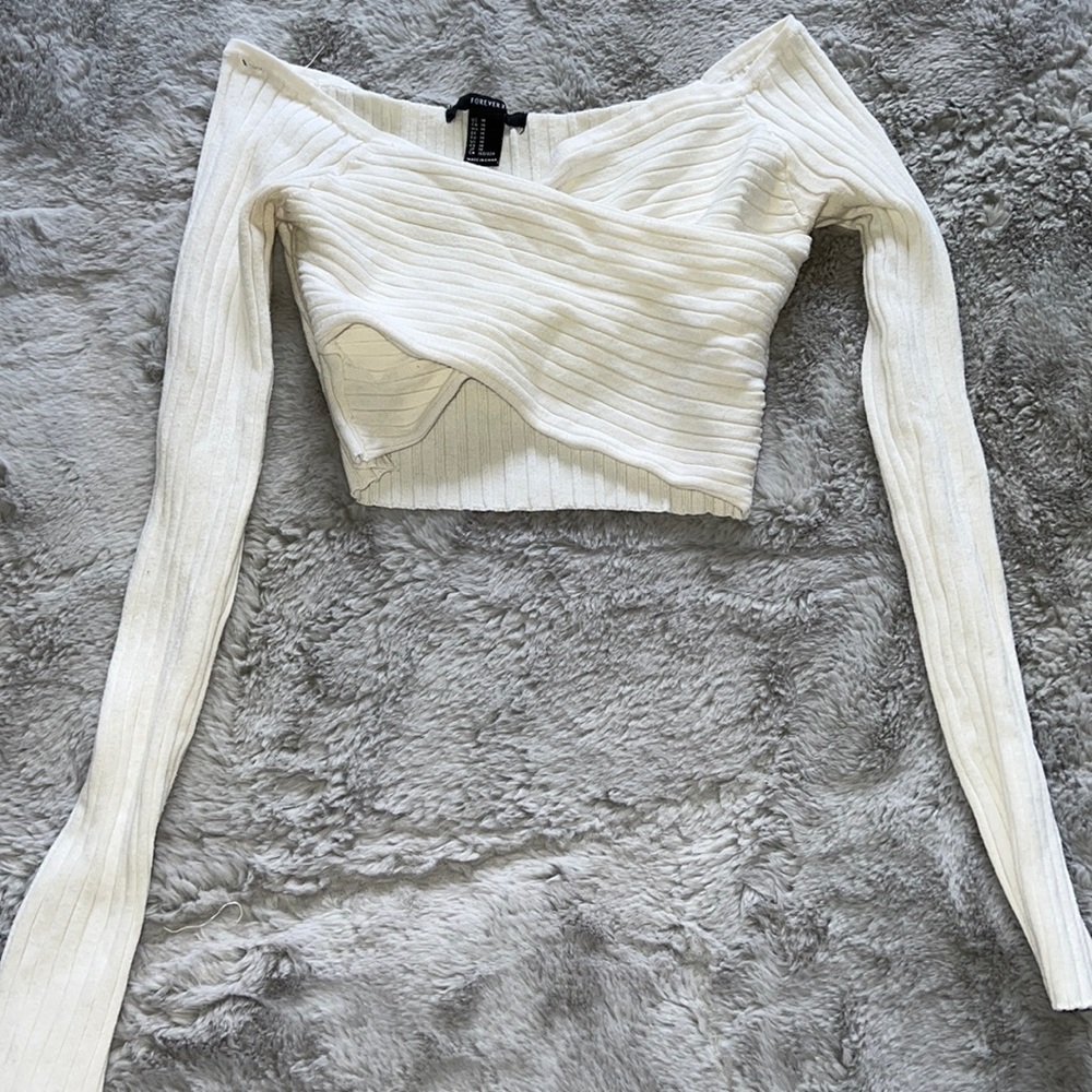Off the shoulder crisscross cropped long sleeve